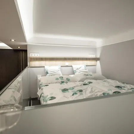 Luther Modern For 3 People, Free Ac!
