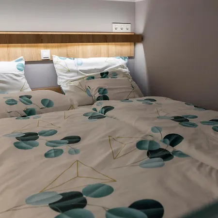 Luther Modern For 3 People, Free Ac!