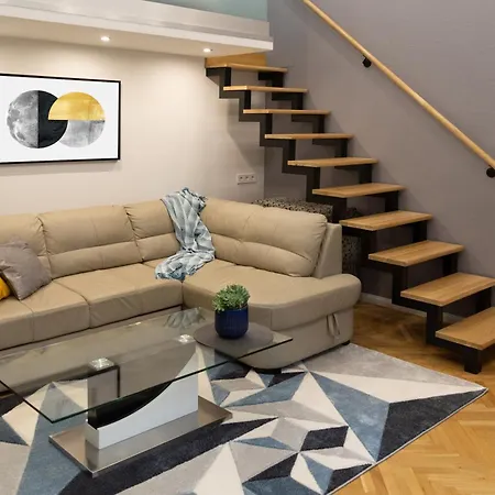 Luther Modern For 3 People, Free Ac!