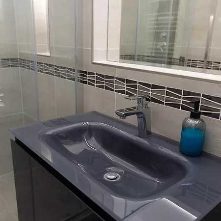 شقة Luther Modern For 3 People, Free Ac!