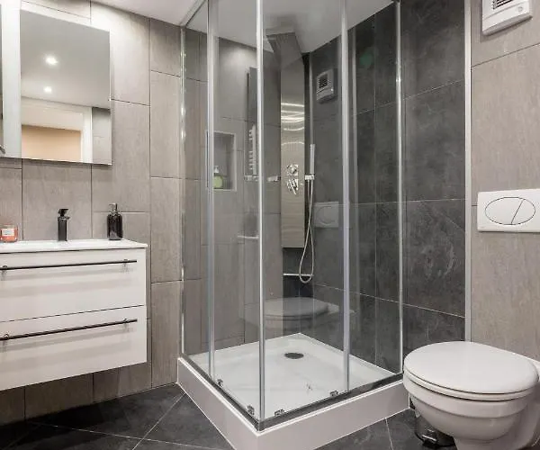 Luther Modern For 3 People, Free Ac! *