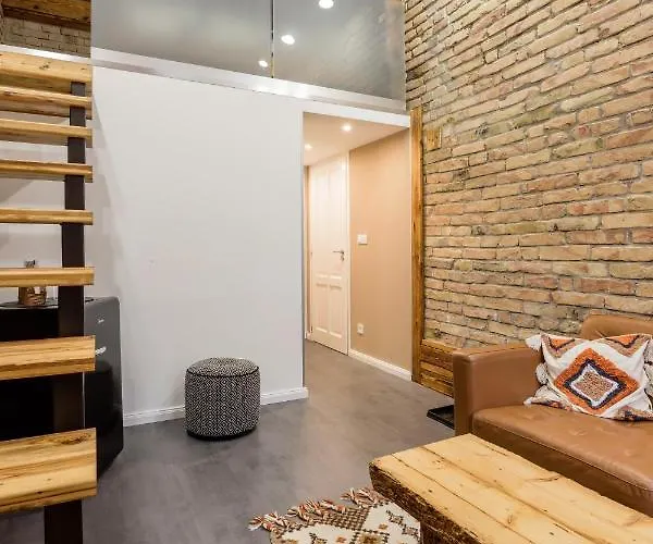 Luther Modern For 3 People, Free Ac! Apartament *