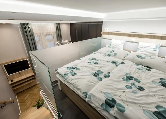 Luther Modern For 3 People, Free Ac!