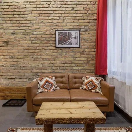 Luther Modern For 3 People, Free Ac! *