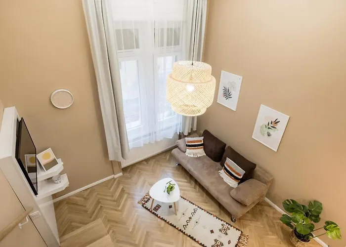 Luther Modern For 3 People, Free Ac!