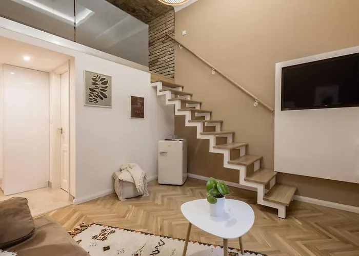 Apartment Luther Modern For 3 People, Free Ac!