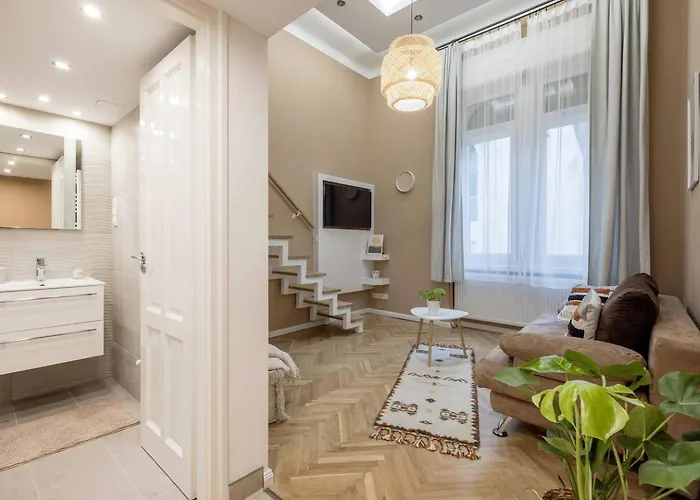 Luther Modern For 3 People, Free Ac!