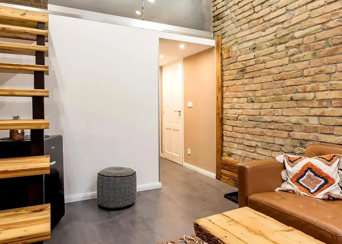 Luther Modern For 3 People, Free Ac! Apartment